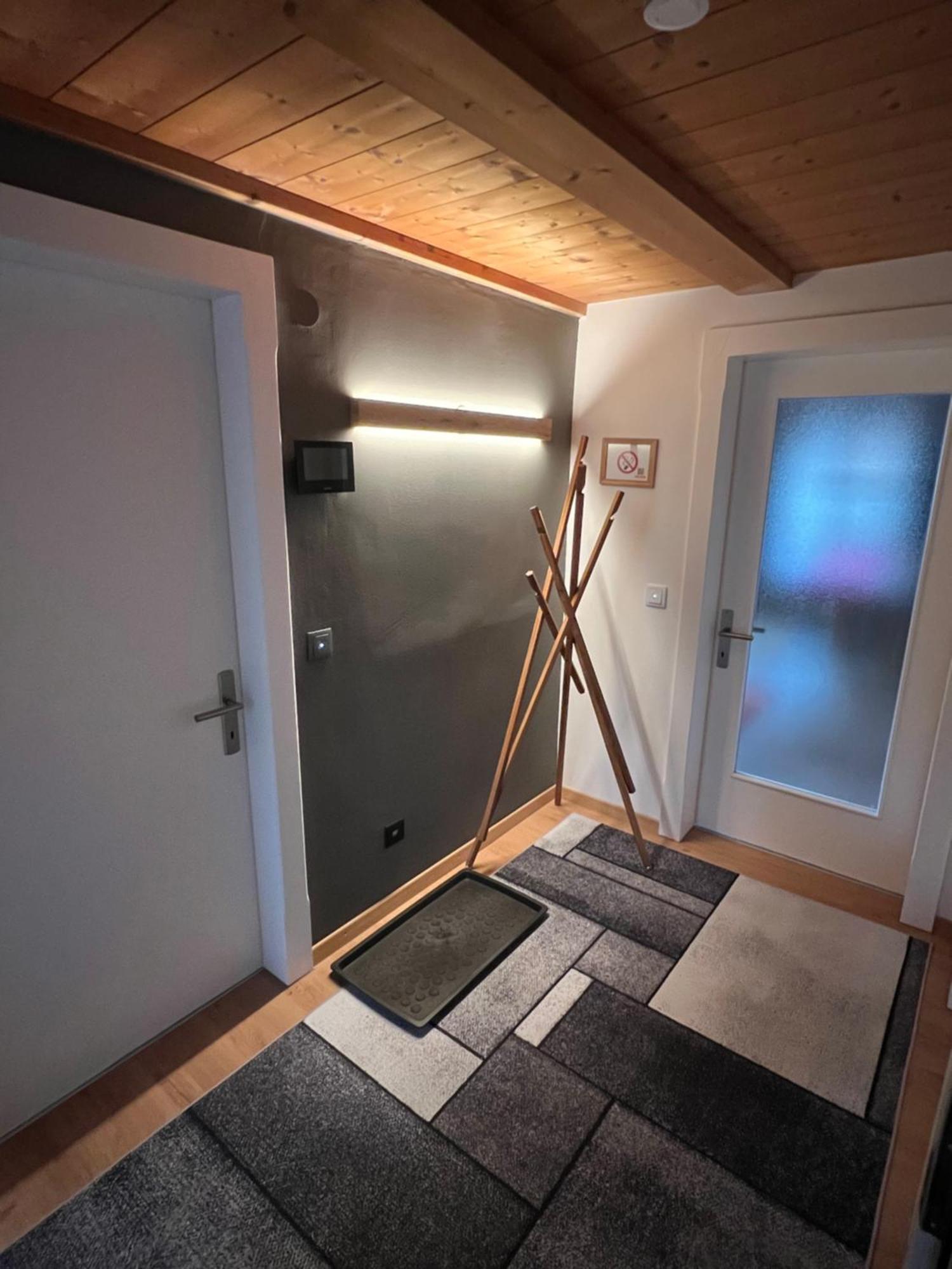 Crimson Cottage Apartments Dornbirn Bilik gambar