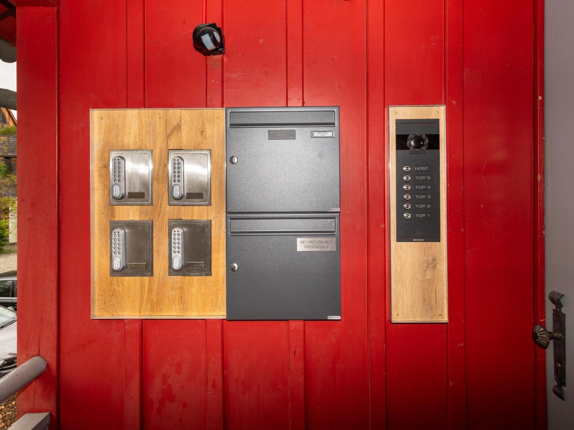 Crimson Cottage Apartments Dornbirn Luaran gambar